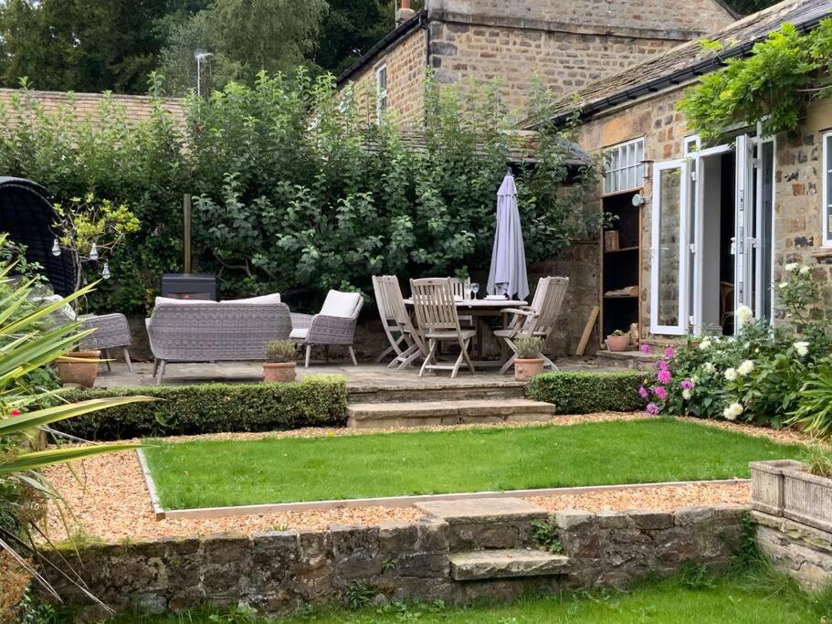 Luxury Barn Conversion At Rudding Harrogate Buitenkant foto
